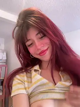 Snapshot of SuzzyyM chatting on June 2026 09:43:02 PM SuzzyyM online show from June 2026 09:43:02 PM