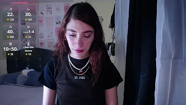 Snapshot of IsaBaileys_ chatting on April 2026 03:06:01 AM IsaBaileys online show from April 2026 03:06:01 AM