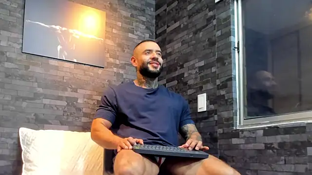 BruceDallas online show from October 2025 11:06:02 PM