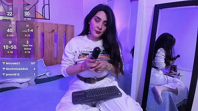 Snapshot of emily_amaya chatting on April 2026 08:58:02 PM emily amaya online show from April 2026 08:58:02 PM