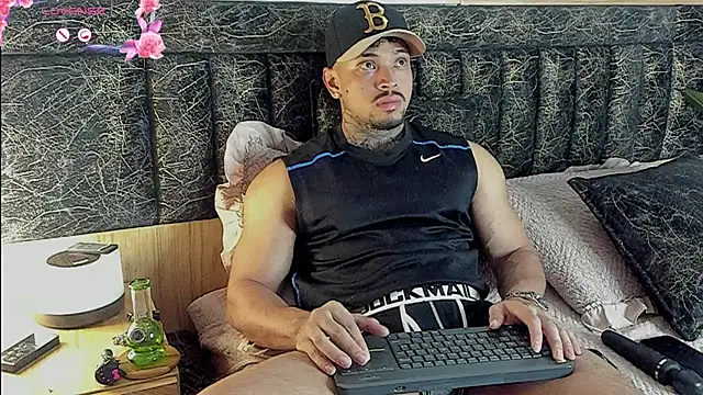 Stiven collins online show from August 2026 03:52:02 AM