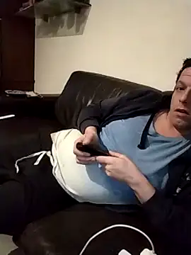 Knuffelstaaf123 online show from February 2025 07:42:02 AM