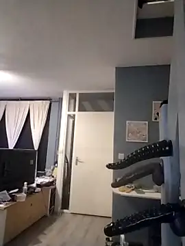 Knuffelstaaf123 online show from March 2025 03:52:02 AM