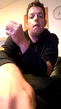 Knuffelstaaf123 online show from October 2025 04:32:02 AM