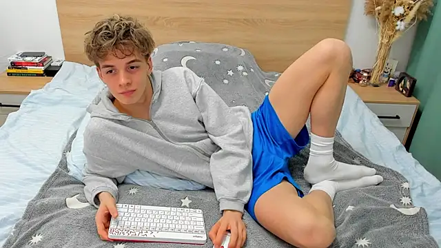 Snapshot of Fandi_777 chatting on December 2024 03:11:02 PM Fandi 777 online show from December 2024 03:11:02 PM