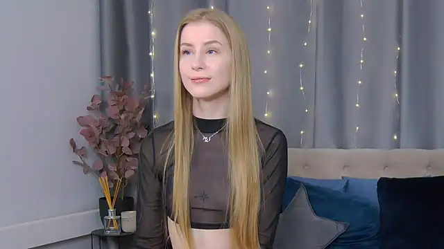 VioletiSwone online show from February 2025 11:38:02 AM