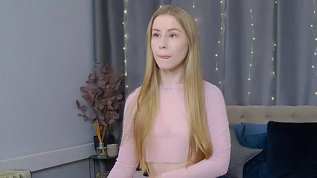 VioletiSwone online show from February 2025 05:20:01 AM