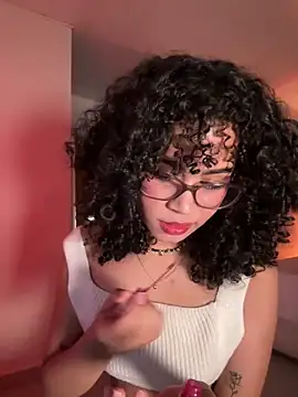 Lianh Benett online show from March 2025 10:35:01 AM