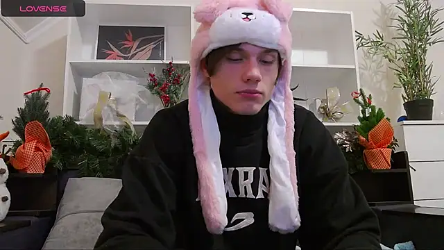 Snapshot of CalvinCay chatting on December 2024 03:13:02 AM CalvinCay online show from December 2024 03:13:02 AM