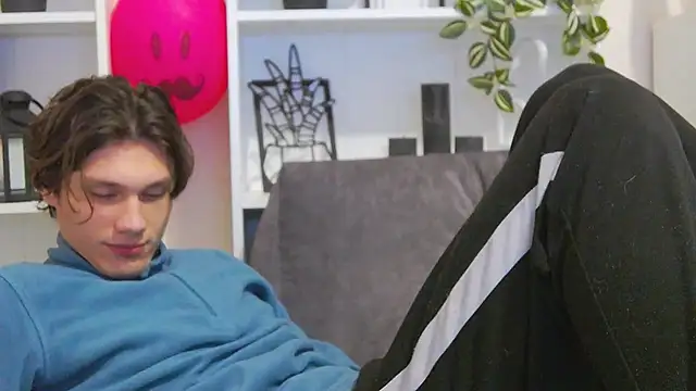 Snapshot of CalvinCay chatting on February 2025 02:47:02 AM CalvinCay online show from February 2025 02:47:02 AM