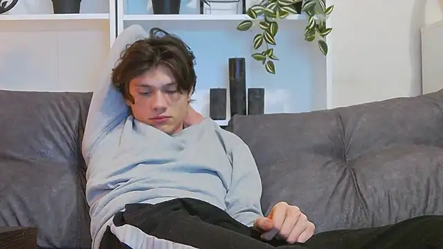 Snapshot of CalvinCay chatting on March 2025 02:45:01 AM CalvinCay online show from March 2025 02:45:01 AM