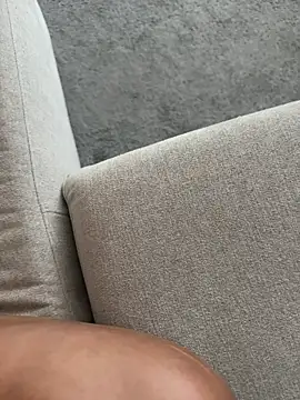 Snapshot of Syka0001 chatting on April 2026 09:43:01 AM Syka0001 online show from April 2026 09:43:01 AM