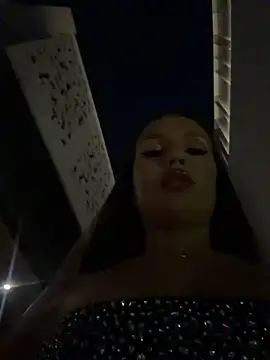 Snapshot of Syka0001 chatting on April 2026 05:37:01 PM Syka0001 online show from April 2026 05:37:01 PM