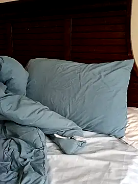 Snapshot of momentum2023 chatting on September 2025 08:00:02 PM momentum2023 online show from September 2025 08:00:02 PM