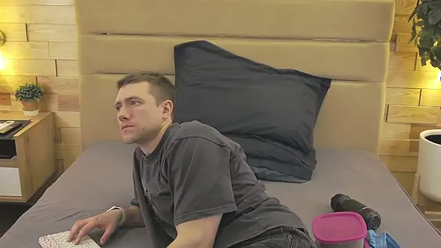 EthanPinkman online show from April 2026 04:52:01 AM