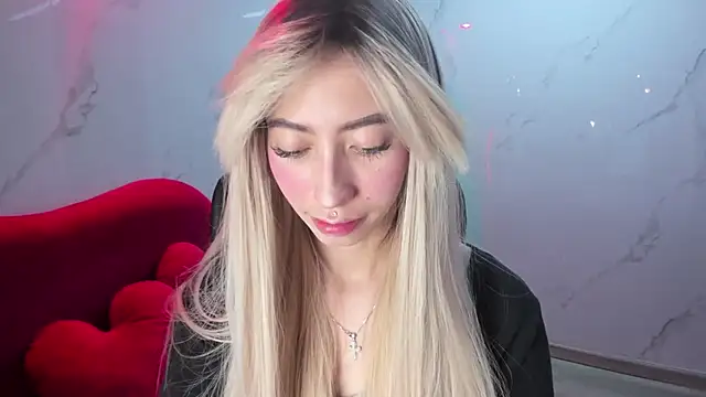 Snapshot of LilithCooperr_ chatting on November 2025 10:31:02 PM LilithCooperr online show from November 2025 10:31:02 PM