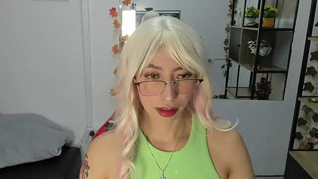 Snapshot of LilithCooperr_ chatting on November 2025 09:25:02 PM LilithCooperr online show from November 2025 09:25:02 PM