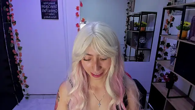 Snapshot of LilithCooperr_ chatting on November 2025 10:45:01 PM LilithCooperr online show from November 2025 10:45:01 PM