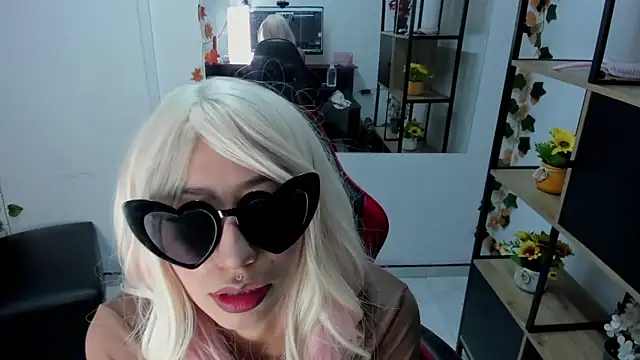 Snapshot of LilithCooperr_ chatting on December 2025 10:05:02 PM LilithCooperr online show from December 2025 10:05:02 PM