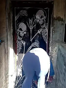 AmazonianMistress online show from October 2025 05:20:02 PM