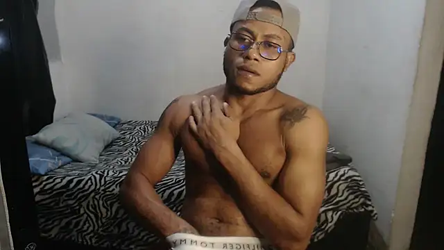 Snapshot of grandominantex1 chatting on April 2026 08:40:02 AM grandominantex1 online show from April 2026 08:40:02 AM