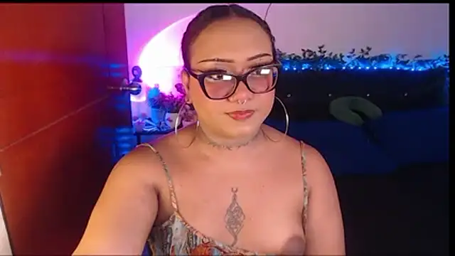Snapshot of LiaScarlett chatting on June 2026 01:30:02 AM LiaScarlett online show from June 2026 01:30:02 AM
