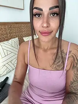 Snapshot of Alisa-Marie chatting on January 2025 01:10:02 PM Alisa-Marie online show from January 2025 01:10:02 PM