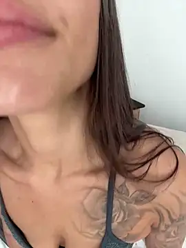 Snapshot of Alisa-Marie chatting on January 2025 01:58:01 PM Alisa-Marie online show from January 2025 01:58:01 PM