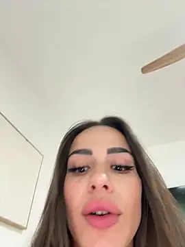 Snapshot of Alisa-Marie chatting on January 2025 01:52:01 PM Alisa-Marie online show from January 2025 01:52:01 PM