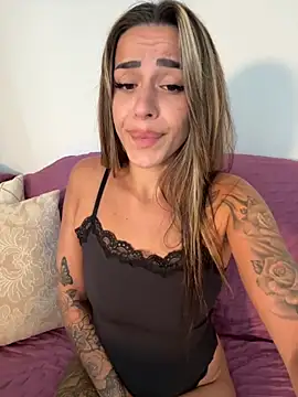 Snapshot of Alisa-Marie chatting on September 2025 08:36:02 AM Alisa-Marie online show from September 2025 08:36:02 AM