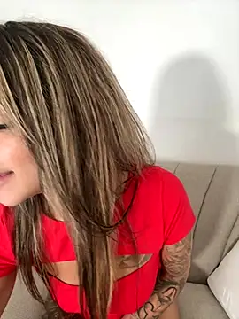 Snapshot of Alisa-Marie chatting on October 2025 08:21:01 AM Alisa-Marie online show from October 2025 08:21:01 AM