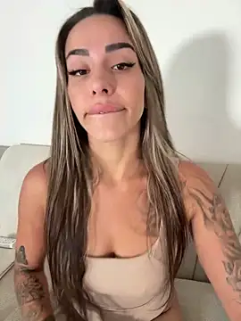 Snapshot of Alisa-Marie chatting on October 2025 08:34:02 AM Alisa-Marie online show from October 2025 08:34:02 AM