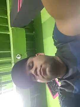 Snapshot of Evert_hairyboy chatting on October 2025 08:29:02 PM Evert hairyboy online show from October 2025 08:29:02 PM