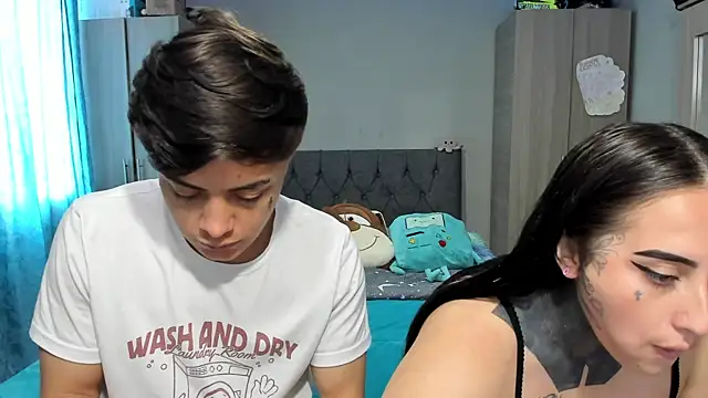 Snapshot of steban_and_kim chatting on January 2025 08:33:02 PM steban and kim online show from January 2025 08:33:02 PM