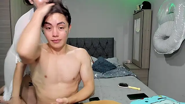 Snapshot of steban_and_kim chatting on March 2025 10:59:01 PM steban and kim online show from March 2025 10:59:01 PM