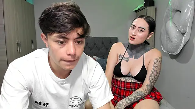 Snapshot of steban_and_kim chatting on March 2025 10:40:01 PM steban and kim online show from March 2025 10:40:01 PM