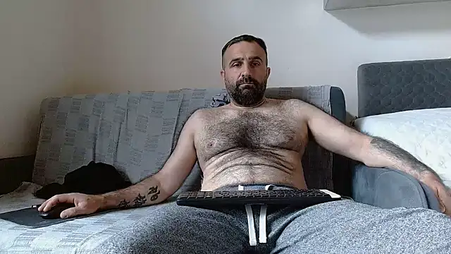 Snapshot of ivat80 chatting on April 2026 05:10:01 AM ivat80 online show from April 2026 05:10:01 AM