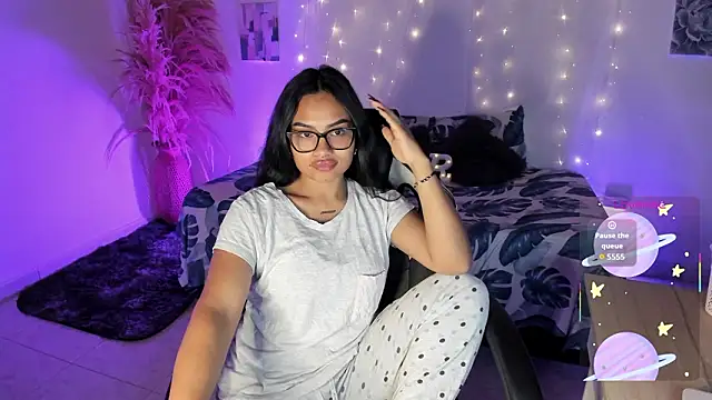 Snapshot of Riana_Kean chatting on February 2026 08:18:02 AM Riana Kean online show from February 2026 08:18:02 AM