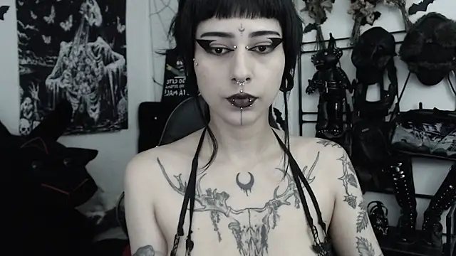Snapshot of n0sferatus__ chatting on July 2026 04:19:02 AM n0sferatus online show from July 2026 04:19:02 AM