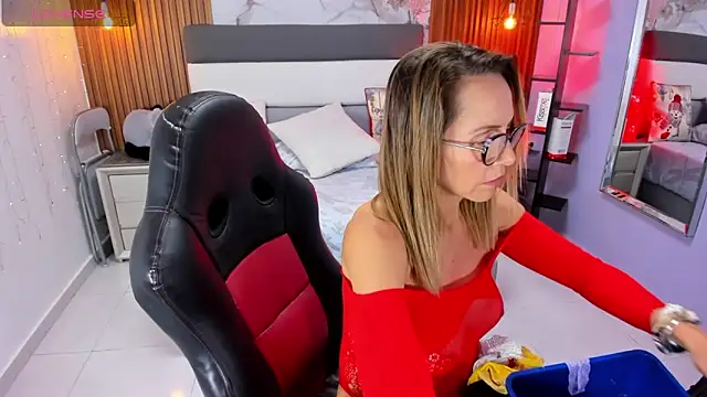 CATIAJONES online show from November 2025 06:41:02 PM