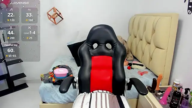 CATIAJONES online show from February 2026 06:59:02 PM