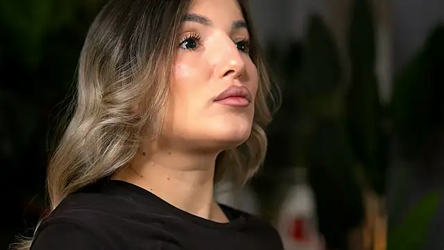 Snapshot of KellyMathews chatting on February 2026 02:55:02 AM KellyMathews online show from February 2026 02:55:02 AM