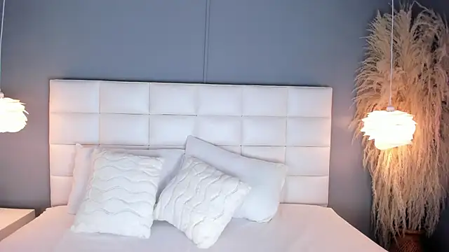 MiaCollson online show from March 2025 05:10:02 PM