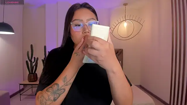 Snapshot of AmberLewis_ chatting on February 2025 03:08:02 AM AmberLewis online show from February 2025 03:08:02 AM