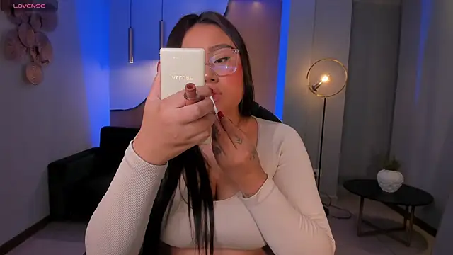 Snapshot of AmberLewis_ chatting on March 2025 10:48:02 PM AmberLewis online show from March 2025 10:48:02 PM