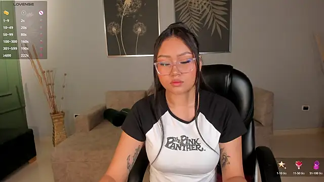 Snapshot of AmberLewis_ chatting on October 2025 03:14:01 AM AmberLewis online show from October 2025 03:14:01 AM