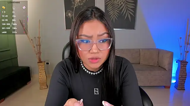 Snapshot of AmberLewis_ chatting on November 2025 03:05:01 AM AmberLewis online show from November 2025 03:05:01 AM