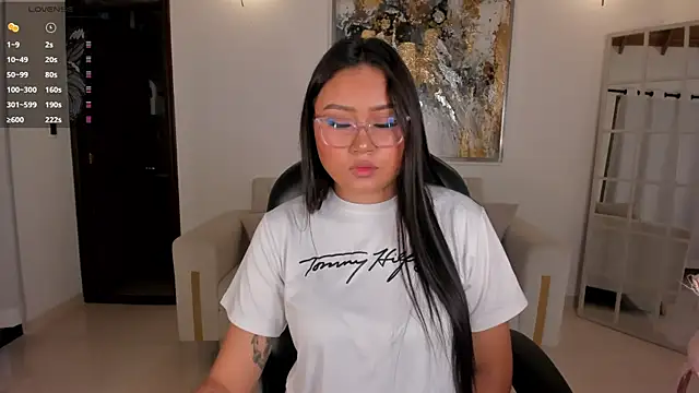 Snapshot of AmberLewis_ chatting on November 2025 10:48:01 PM AmberLewis online show from November 2025 10:48:01 PM