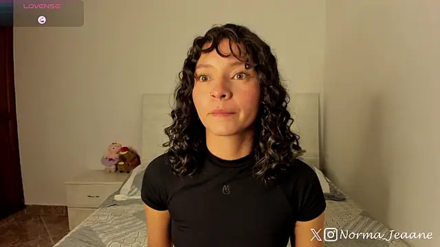 Norma-Jeaane online show from November 2025 11:24:01 PM