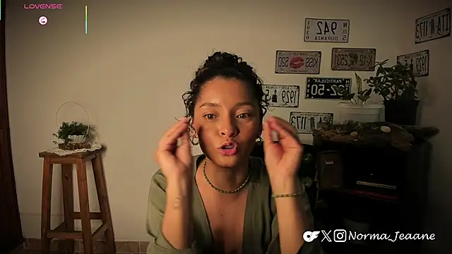 Snapshot of Norma-Jeaane chatting on April 2026 09:50:02 PM Norma-Jeaane online show from April 2026 09:50:02 PM
